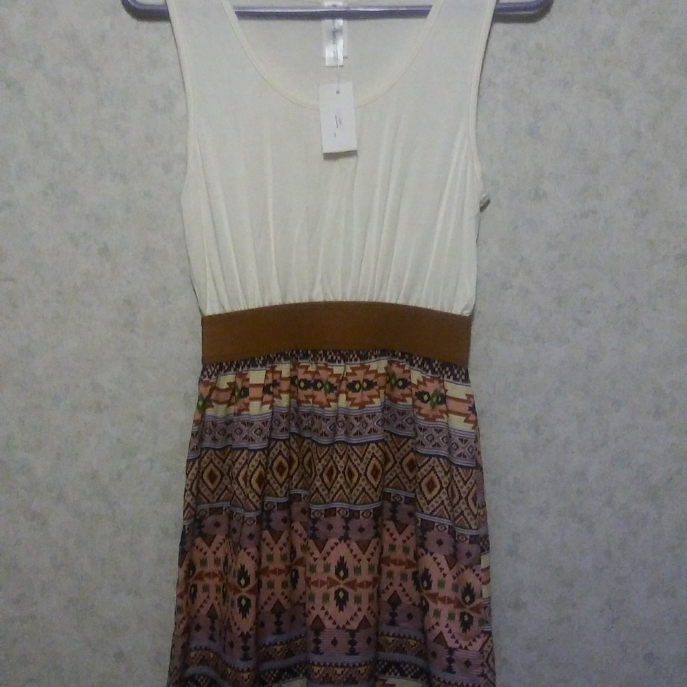 Dress - Picture 2 of 3